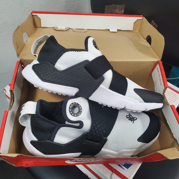 Handbags - Trade for baby male 🧡💚🧡💚